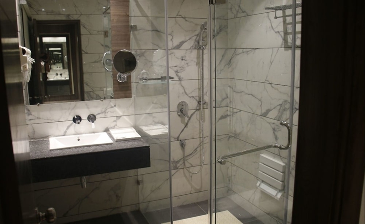 Imagen de la habitación del Hotel Ab Clarks Inn Jalandhar. Foto 13