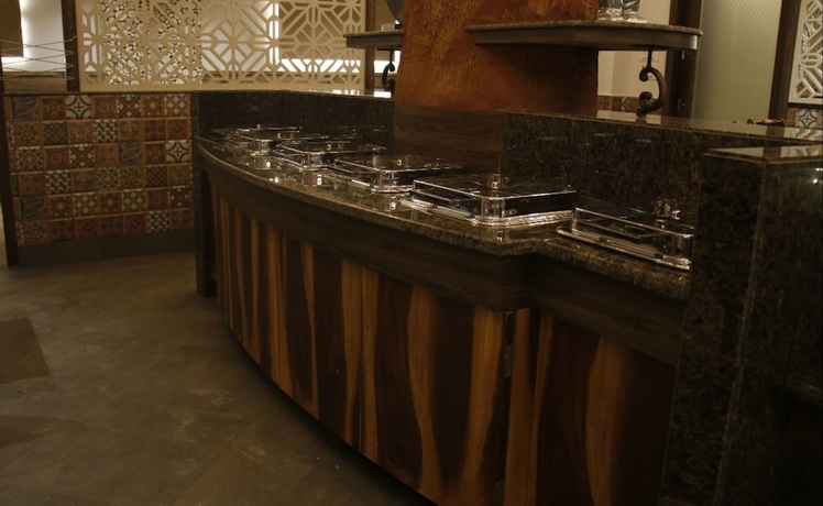 Imagen del bar/restaurante del Hotel Ab Clarks Inn Jalandhar. Foto 7