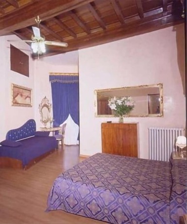 Imagen de la habitación del Hotel Abaco. Foto 16