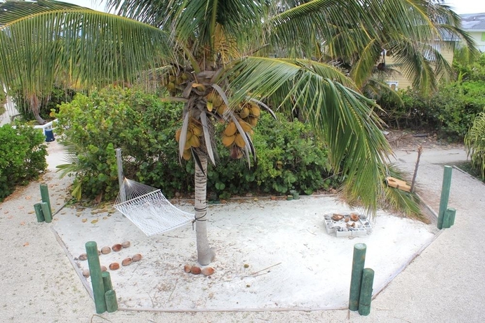 Imagen de los exteriores del Hotel Abaco Surfside. Foto 11