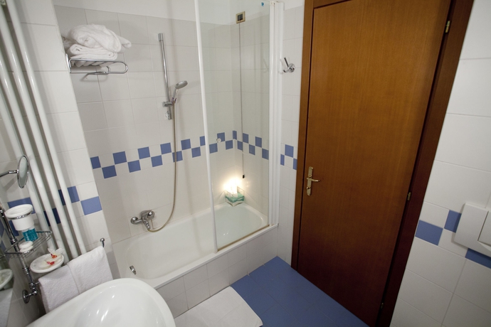 Imagen de la habitación del Hotel Abacus, Santa Maria Degli Angeli. Foto 7