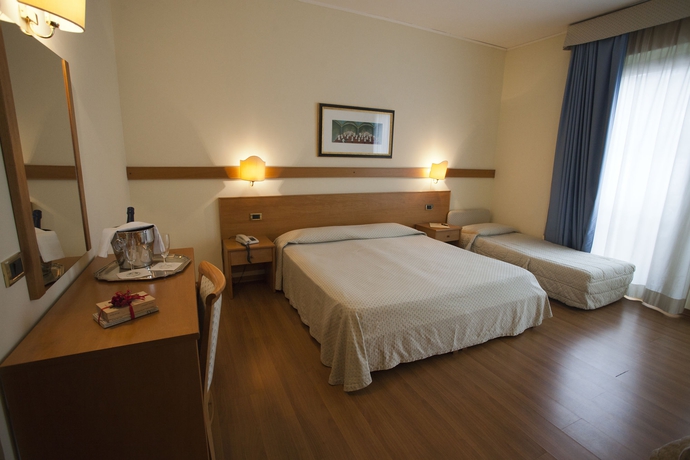 Imagen de la habitación del Hotel Abacus, Santa Maria Degli Angeli. Foto 11