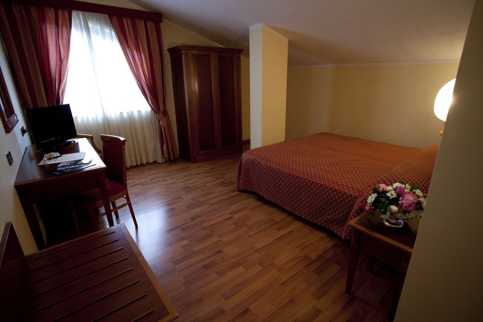 Imagen de la habitación del Hotel Abacus, Santa Maria Degli Angeli. Foto 13
