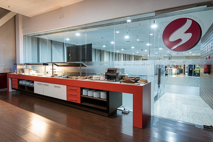 Imagen del bar/restaurante del Hotel Abad San Antonio. Foto 4