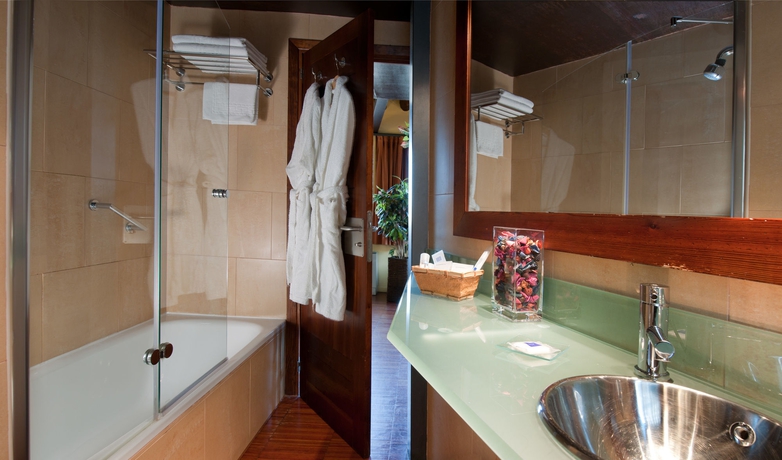 Imagen de la habitación del Hotel Abad Toledo. Foto 6