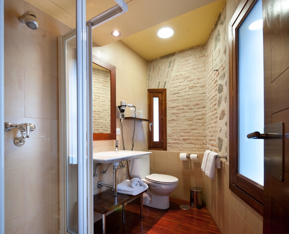 Imagen de la habitación del Hotel Abad Toledo. Foto 16