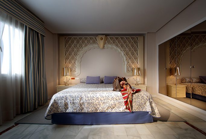 Imagen general del Hotel Abades Benacazon. Foto 8