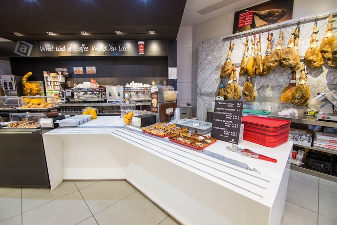 Imagen del bar/restaurante del Hotel Abades Loja. Foto 2