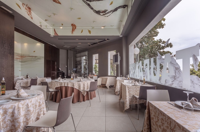 Imagen del bar/restaurante del Hotel Abades Loja. Foto 5