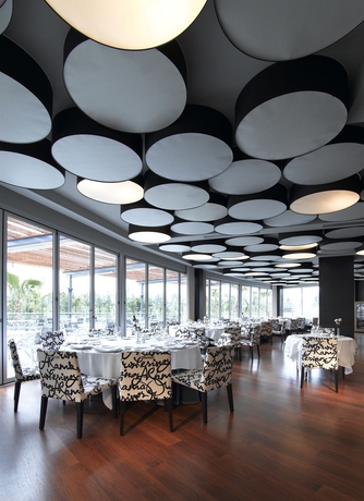 Imagen del bar/restaurante del Hotel Abades Nevada Palace. Foto 2