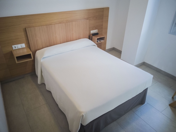 Imagen de la habitación del Hotel Abadi. Foto 5