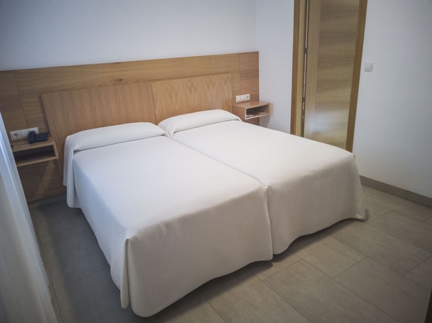 Imagen de la habitación del Hotel Abadi. Foto 6