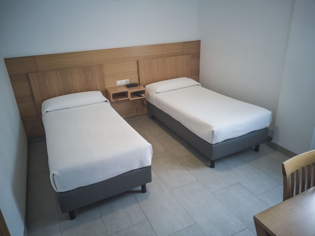 Imagen de la habitación del Hotel Abadi. Foto 7