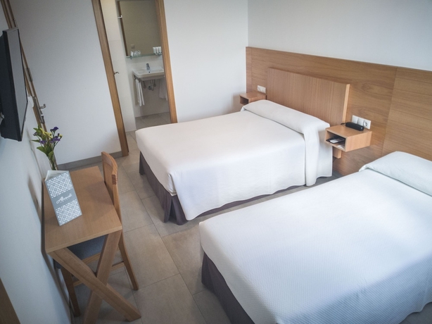 Imagen de la habitación del Hotel Abadi. Foto 9