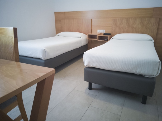 Imagen de la habitación del Hotel Abadi. Foto 12