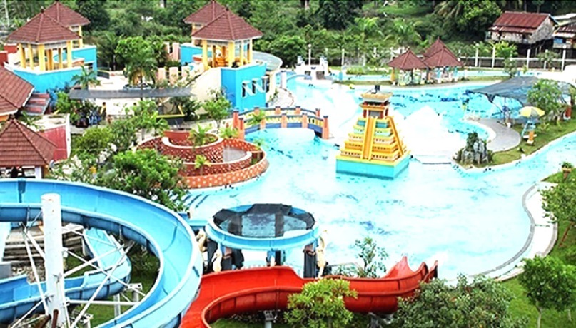 Imagen de la piscina del Hotel Abadi Suite and Tower By Tritama Hospitality. Foto 11