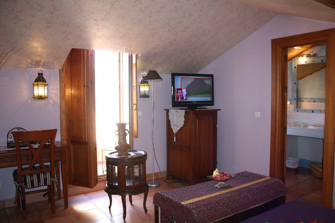Imagen de la habitación del Hotel Abadia. Foto 6
