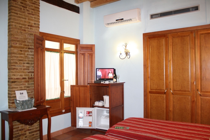 Imagen de la habitación del Hotel Abadia. Foto 7