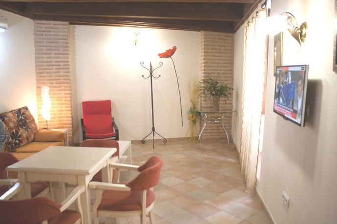 Imagen de la habitación del Hotel Abadia Suites. Foto 8