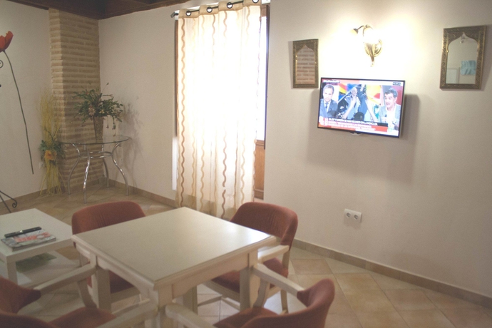 Imagen de los interiores del Hotel Abadia Suites. Foto 12