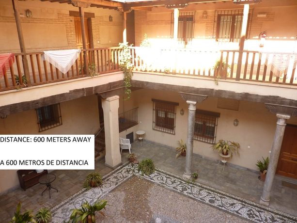 Imagen de los interiores del Hotel Abadia Suites. Foto 14