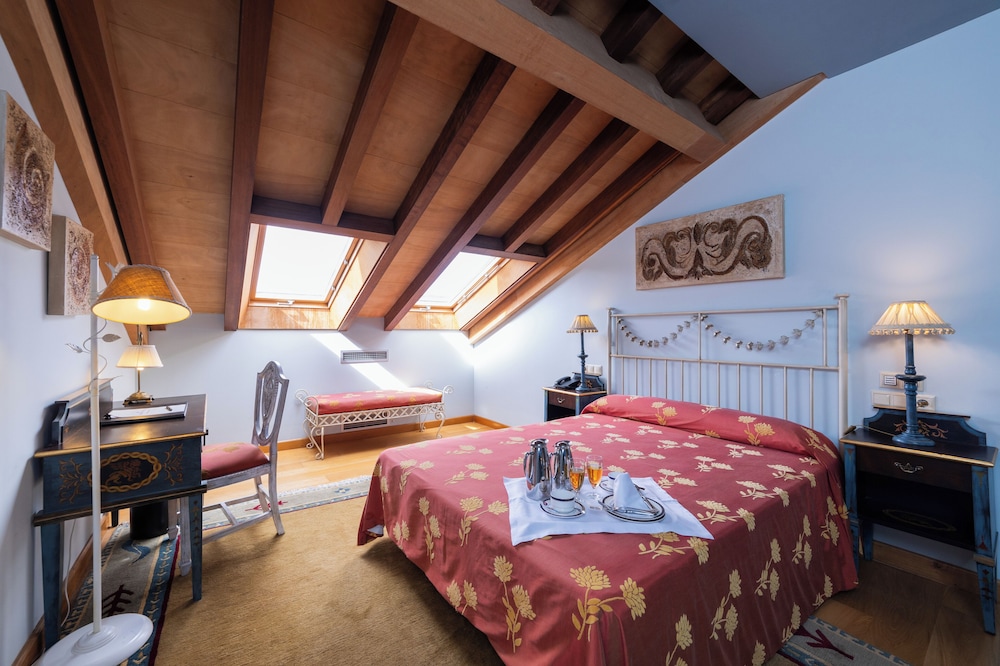 Imagen de la habitación del Hotel Abadía Caldaria. Foto 7