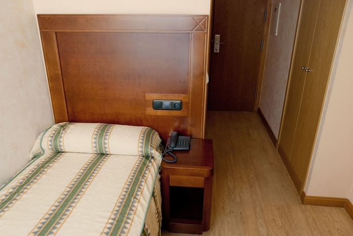 Imagen de la habitación del Hotel Abadía Camino Santiago. Foto 2