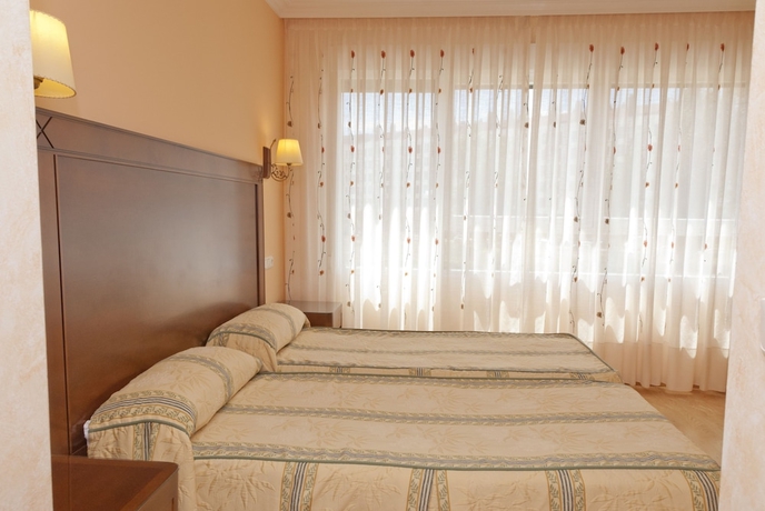 Imagen de la habitación del Hotel Abadía Camino Santiago. Foto 13