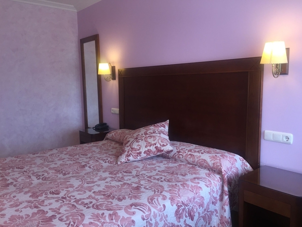 Imagen de la habitación del Hotel Abadía Camino Santiago. Foto 17