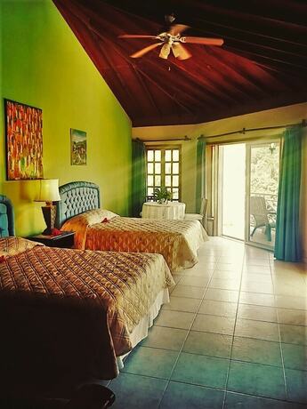 Imagen de la habitación del Hotel Abaka Bay Resort. Foto 12