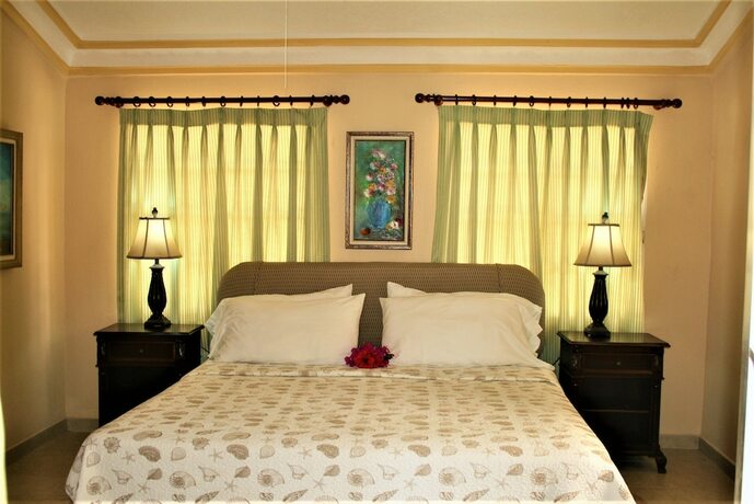 Imagen de la habitación del Hotel Abaka Bay Resort. Foto 15