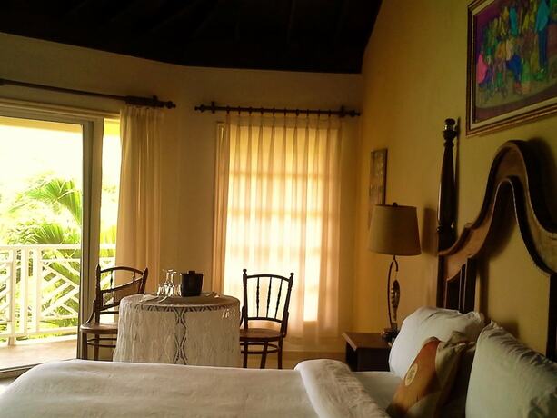 Imagen de la habitación del Hotel Abaka Bay Resort. Foto 17