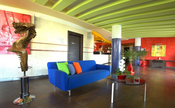 Imagen de los interiores del Hotel Abalon Pompei Resort. Foto 18