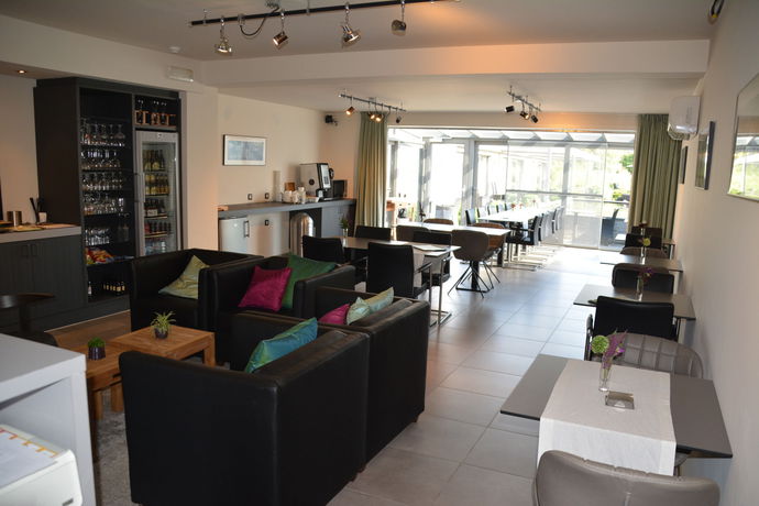 Imagen del bar/restaurante del Hotel Abalona. Foto 5