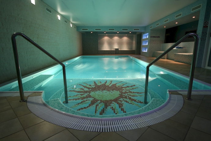 Imagen de la piscina del Hotel Abalone. Foto 12