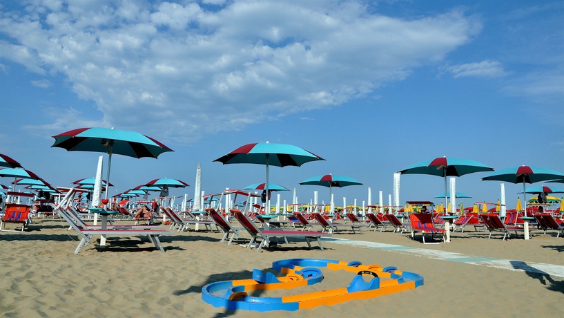 Imagen de los exteriores del Hotel Abamar, Rimini. Foto 12