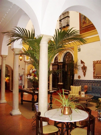 Imagen de los interiores del Hotel Abanico. Foto 8