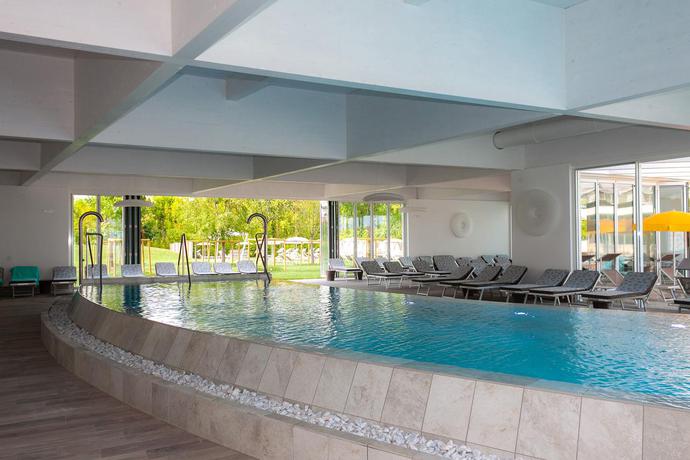 Imagen de la piscina del Hotel Abano Verdi Terme. Foto 8