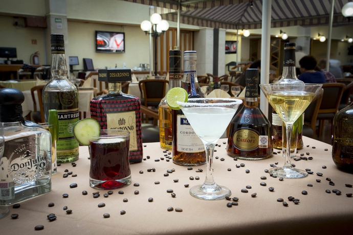 Imagen del bar/restaurante del Hotel Abastos Plaza. Foto 3