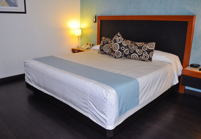 Imagen de la habitación del Hotel Abastos Plaza. Foto 6