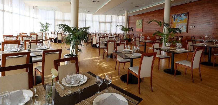 Imagen del bar/restaurante del Hotel Abba Burgos. Foto 2