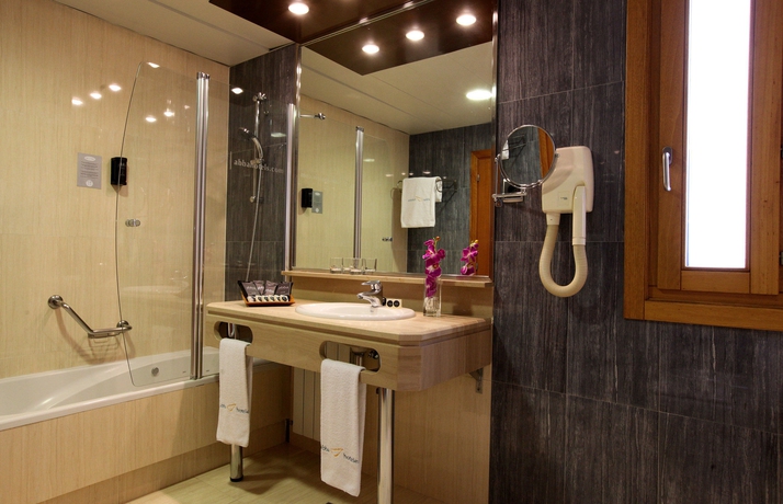 Imagen de la habitación del Hotel Abba Garden. Foto 7