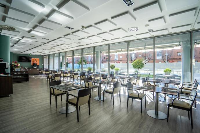 Imagen del bar/restaurante del Hotel Abba Huesca. Foto 3