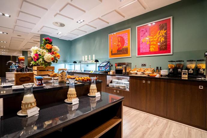 Imagen del bar/restaurante del Hotel Abba Huesca. Foto 4