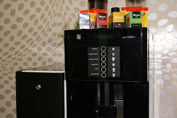 Imagen del bar/restaurante del Hotel Abba Jazz. Foto 7