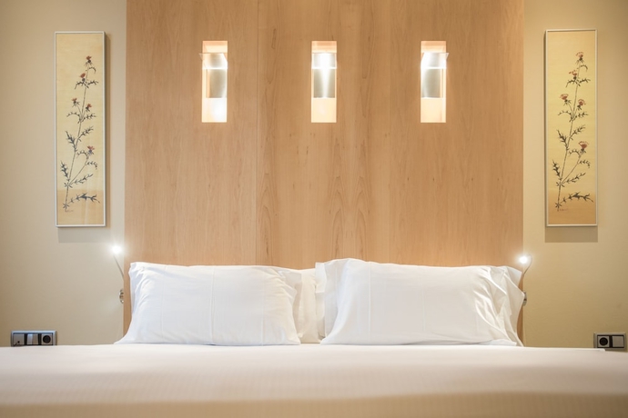 Imagen de la habitación del Hotel Abba Madrid. Foto 9