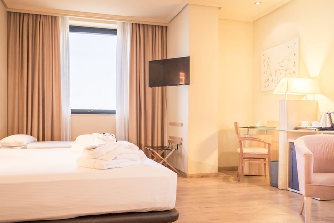 Imagen de la habitación del Hotel Abba Madrid. Foto 17