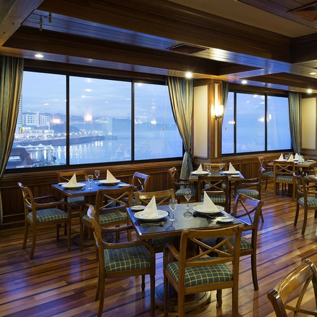 Imagen del bar/restaurante del Hotel Abba Presidente Suites Puerto Montt. Foto 3