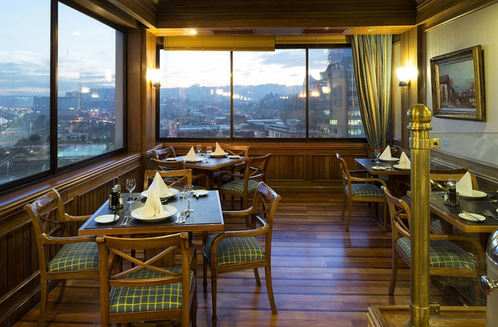 Imagen del bar/restaurante del Hotel Abba Presidente Suites Puerto Montt. Foto 6