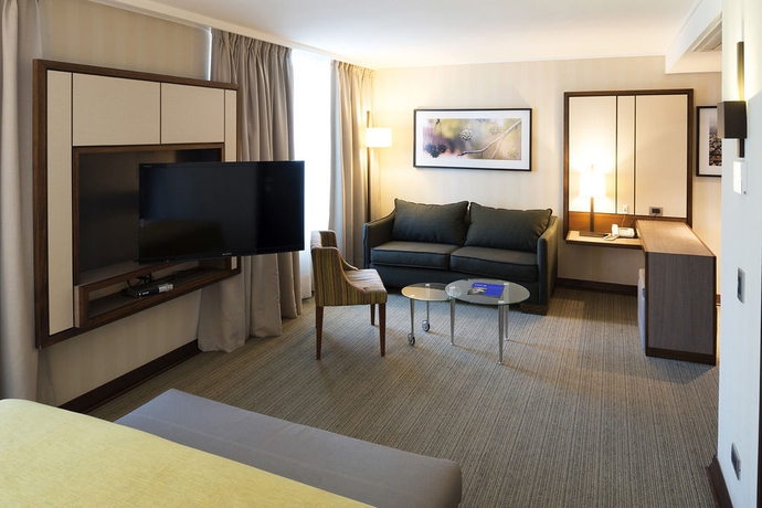 Imagen de la habitación del Hotel Abba Presidente Suites Santiago. Foto 3
